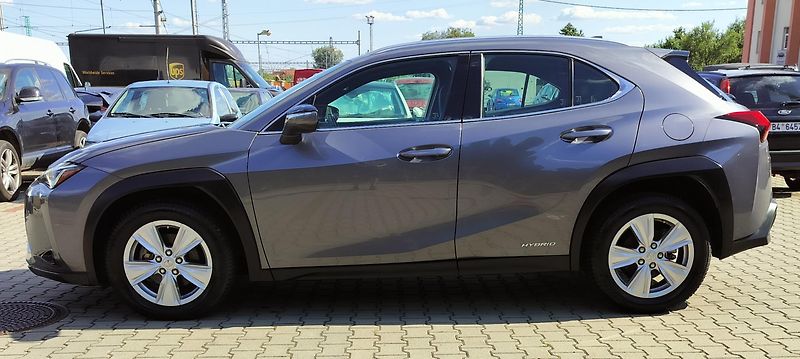 Lexus UX 250h BUSINESS edition,alcantara - fotka 4 z 24