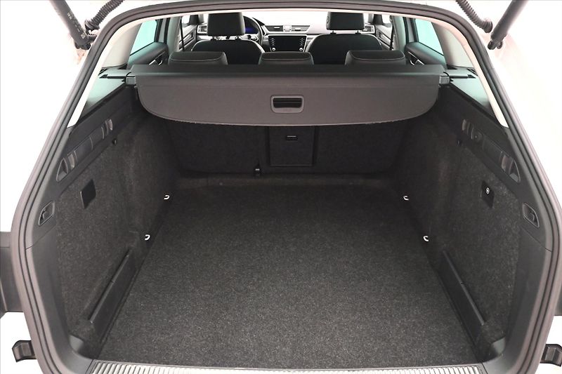 Škoda Superb 2,0 TDI 147kW STYLE DSG Záruka - fotka 10 z 33