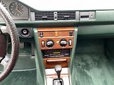 Mercedes-Benz 124 2.0i - 1xMaj - 40 000km - TOP - náhled 21