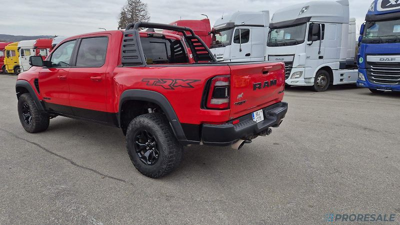 Dodge RAM (2022) 1500 TRX 6.2 HEMI V8 523kW - fotka 6 z 19