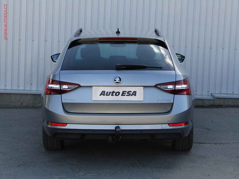 Škoda Superb (2017) 2.0 TDi, Ambition, DSG, navi - fotka 5 z 24