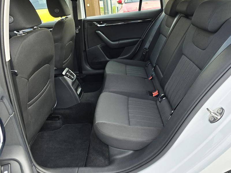 Škoda Octavia 2.0TDI 110KW STYLE FULL LED ČR - fotka 13 z 33