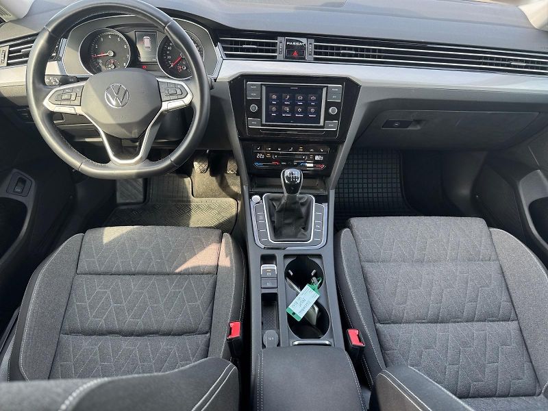 Volkswagen Passat Variant (2022) BUSINESS EVO 1.5TSI 110kW CZ  - fotka 9 z 11