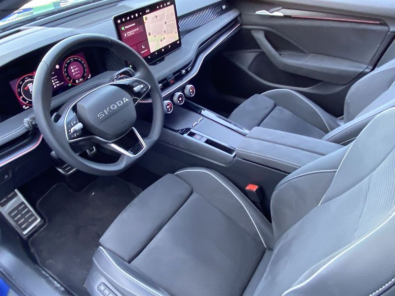 Škoda Superb (2025) Combi 2.0 TDI 4x4 DSG Sportlin - fotka 11 z 39