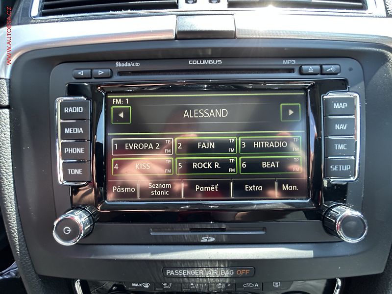 Škoda Superb (2011) 2.0 TDi, DSG, navi - fotka 15 z 19