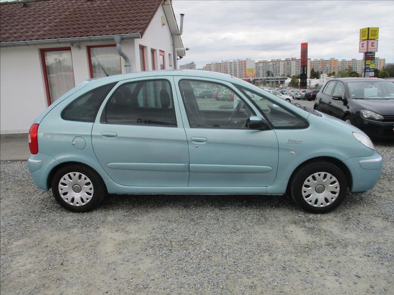 Citroën Xsara Picasso 1,6 i, klima, servis, tažné, - fotka 4 z 35