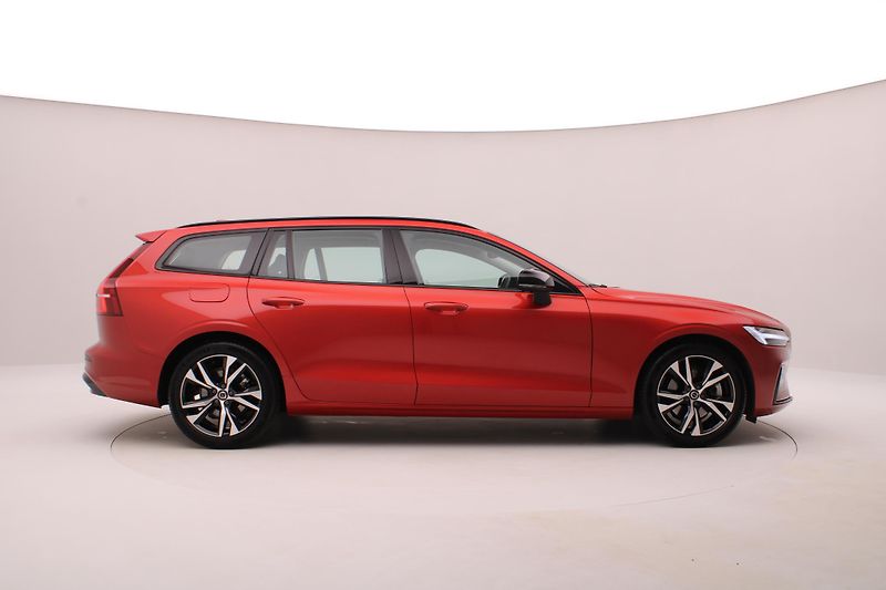 Volvo V60 B4 DARK PLUS AUT CZ - fotka 13 z 50
