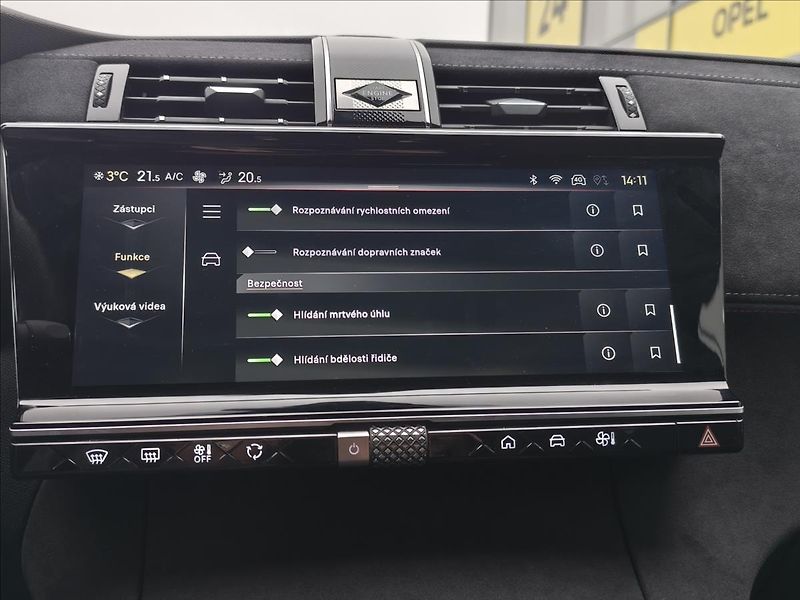 DS Automobiles DS7 Crossback 1,5   PERFOR. LINE 1.5 BLUEHDI - fotka 24 z 27