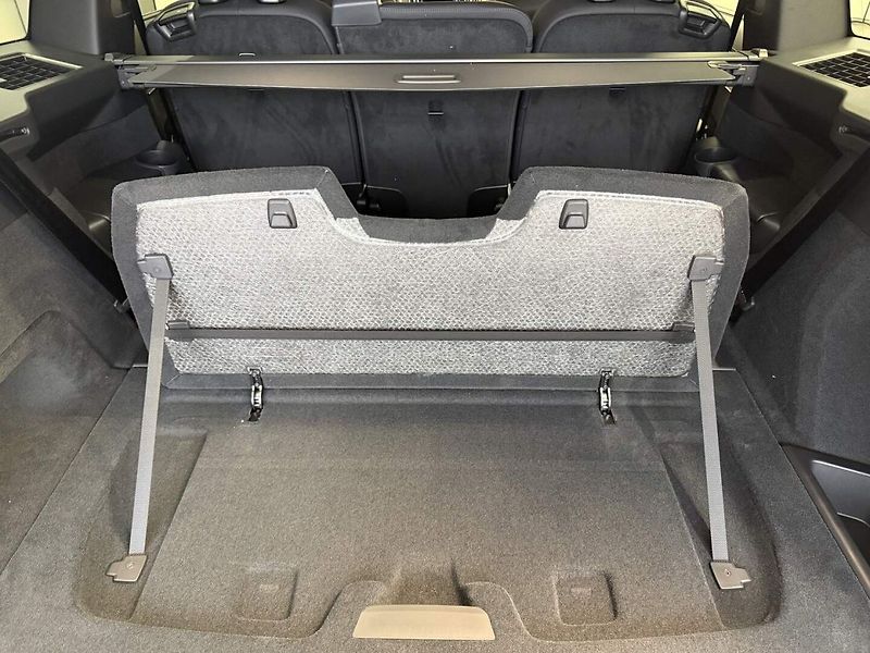 Volvo XC90 (2026) B5 2.0L 250+14 HP AT8 AWD PLUS - fotka 23 z 25