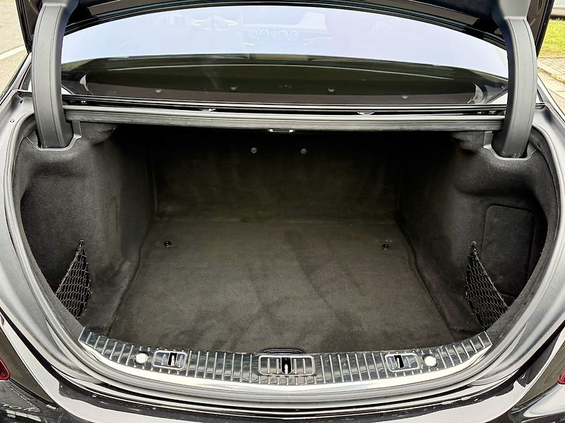 Mercedes-Benz Třídy S (2018) 560 4MATIC LONG - fotka 11 z 55