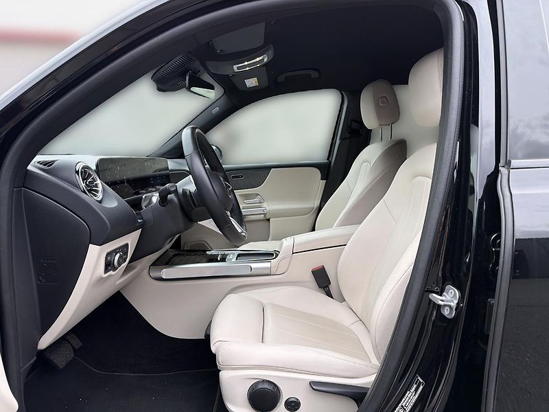 Mercedes-Benz GLB 200d 4MATIC - fotka 13 z 17