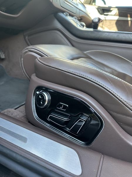 Audi A8 (2013) Design selection - fotka 10 z 18