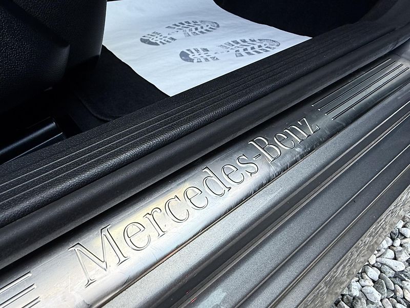 Mercedes-Benz Třídy E E 200 CDI Avantgarde REZERVACE - fotka 24 z 35