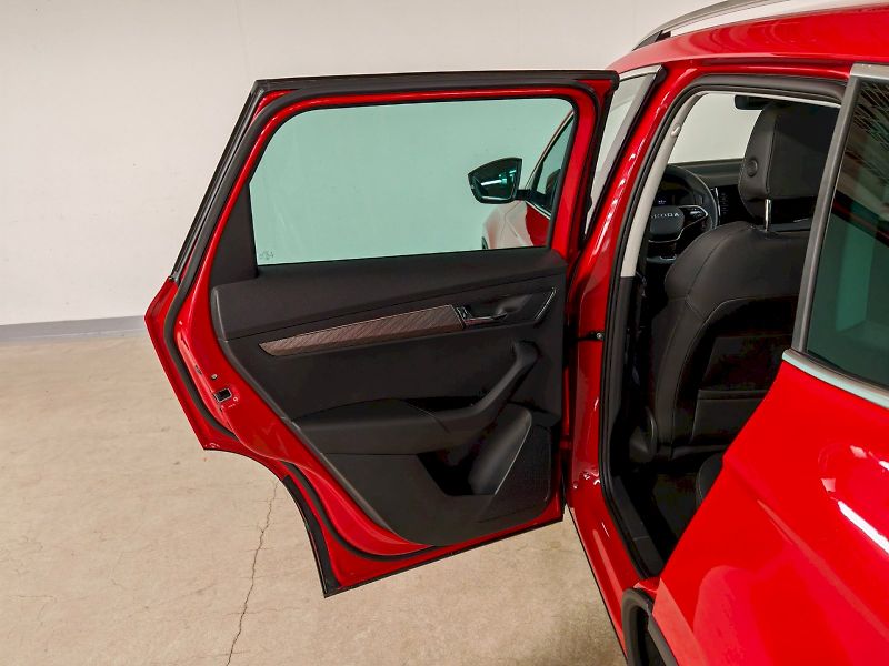 Škoda Karoq (2025) 2.0 TDI 110 kW DSG 4x4 Top Sel - fotka 21 z 28