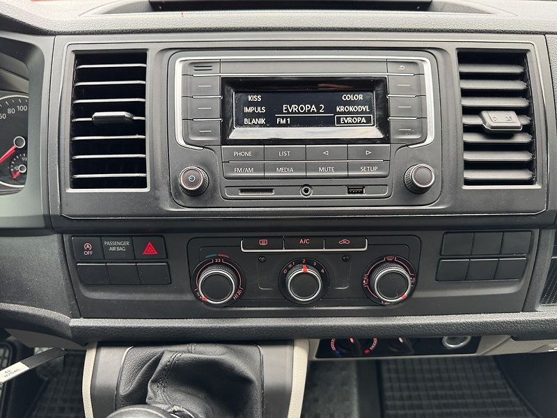 Volkswagen Transporter (2017) 2.0TDi Klima Tempomat Tažné Z - fotka 14 z 44