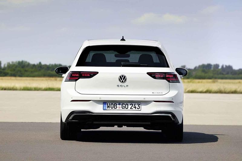 Golf je stále k mání ve verzích kombi, hatchback i GTI