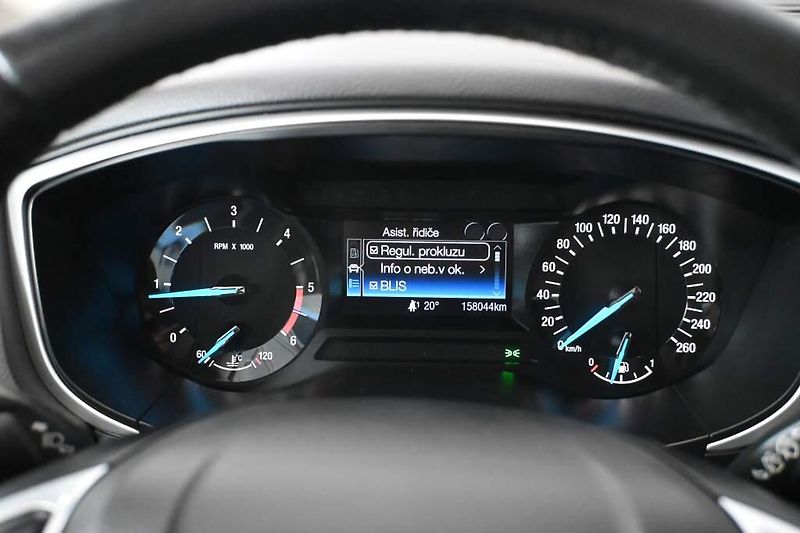 Ford Mondeo (2021) 2.0 LED Kamera ECOBLUE BUSINES - fotka 20 z 32