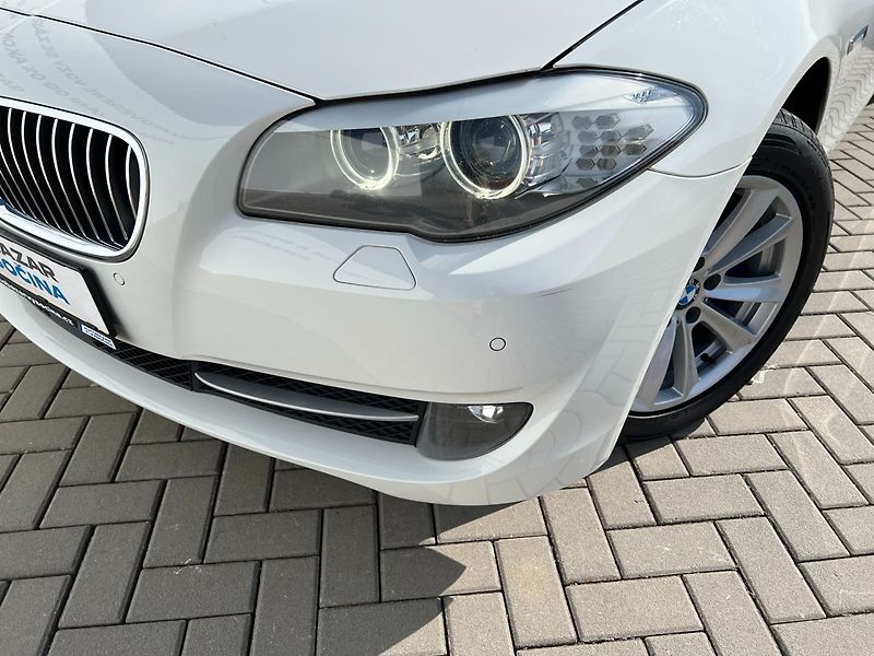 BMW Řada 5 (2012) 520d 135kW F11! ČR! - fotka 9 z 30