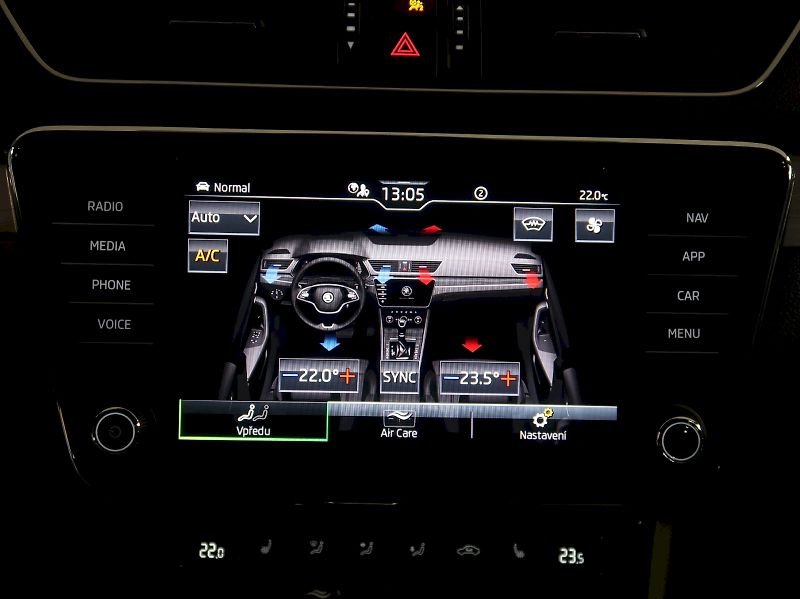 Škoda Superb (2022) STYLE 2.0TDI 147KW 4x4 DSG TAŽ - fotka 28 z 44