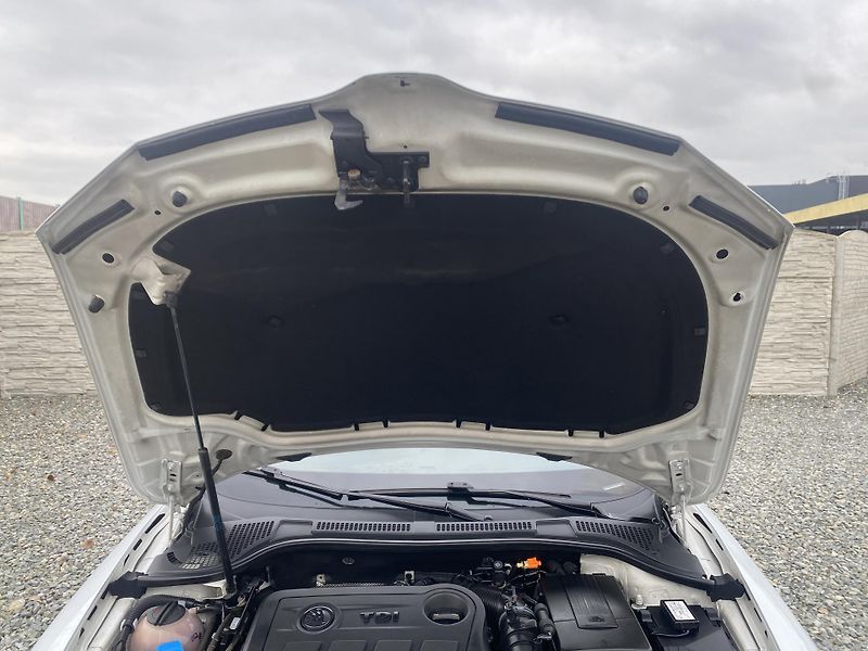 Škoda Superb 2.0TDi 4x4 170PS DSG L+K COMBI - fotka 76 z 158