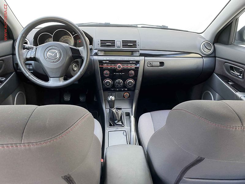 Mazda 3 (2009) 1.6, Xenon, +kola - fotka 8 z 17