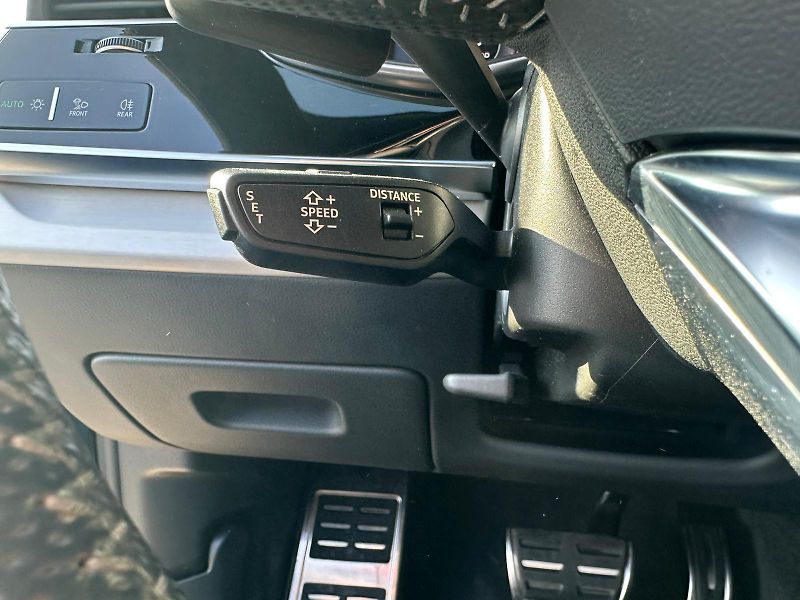 Audi Q8 (2020) 3.0TDi,210KW,mHEV,MATRIX,Sline - fotka 35 z 37