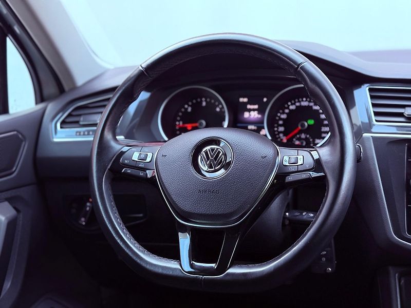 Volkswagen Tiguan 2.0 TDi DSG 4M, ČR, Serviska - fotka 20 z 30