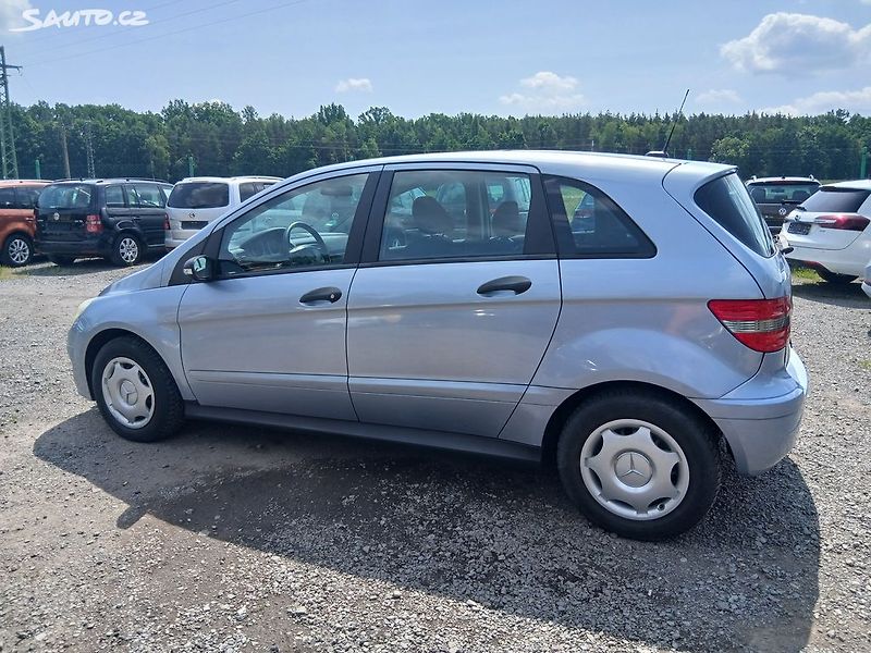 Mercedes-Benz Třídy B 1.7i, KLIMATRONIC - fotka 13 z 31
