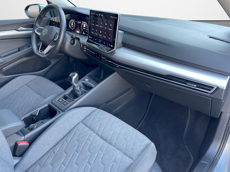 Volkswagen Golf Variant (2024) 1,5 eTSI 85 kW Life - fotka 21 z 34