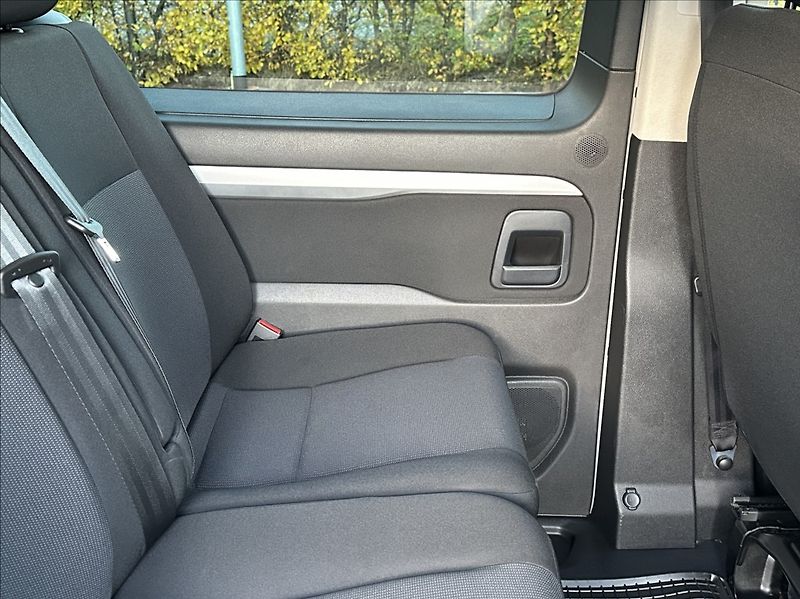 Opel Vivaro 2,0 CDTI 144PS  L2 Kombi Enjoy - fotka 19 z 53