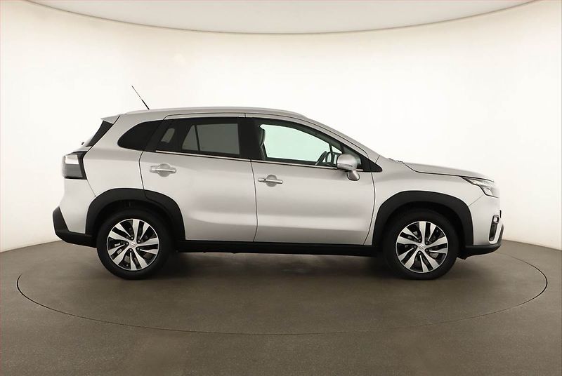 Suzuki SX4 S-Cross (2024) Elegance 1.5 Hybrid - fotka 6 z 18