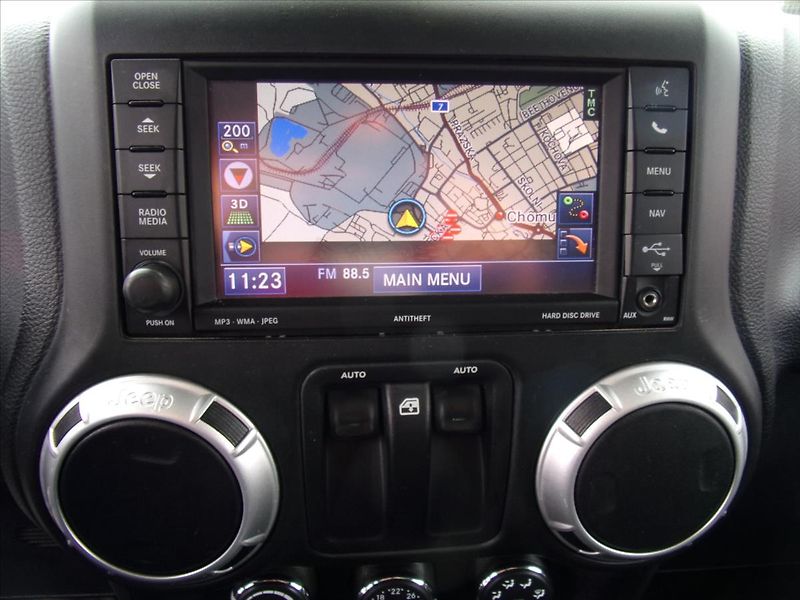 Jeep Wrangler 2,8 CRD Rubikon 147kW 1maj. - fotka 20 z 30