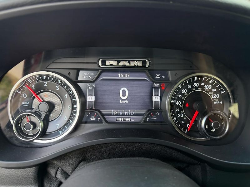 Dodge RAM (2019) +HEMI+LARAMIE+OFFROAD PAKET+ - fotka 17 z 22