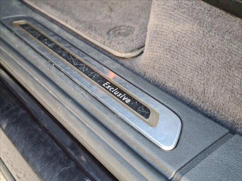 Volkswagen Touareg 4.2TDi*EXCLUSIVE*TAŽNÉ*KAM - fotka 26 z 45