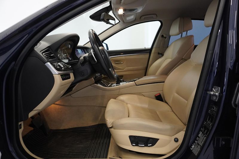 BMW Řada 5 535D SEDAN XDRIVE STEPTRONIC - fotka 9 z 32