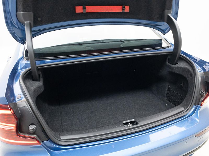 Volvo S60 B5 AWD R-DESIGN AUT CZ - fotka 6 z 44