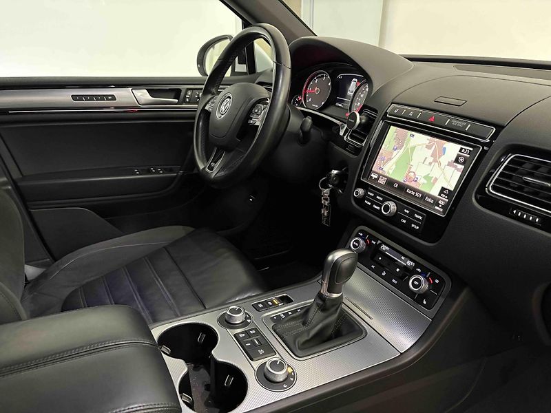 Volkswagen Touareg (2015) Exclusive V6 3,0 TDI  - fotka 33 z 35