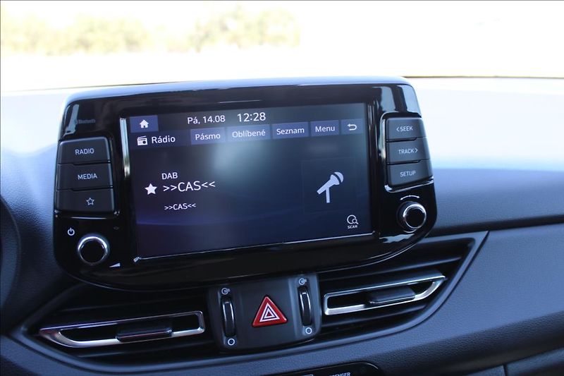 Hyundai i30 1,5 i  SMART, VÝHŘEVY, ČR - fotka 22 z 34