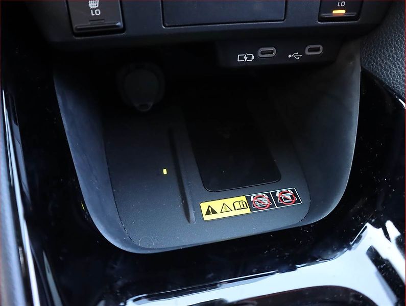 Toyota Yaris (2025) 1.5 VVT-i Hybrid - fotka 16 z 21