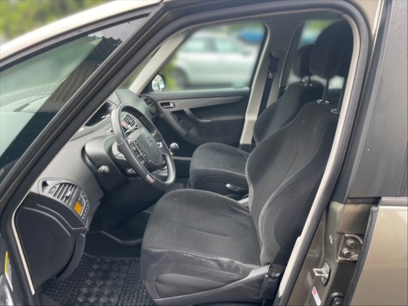 Citroën C4 Picasso 1,6 HDI SX - fotka 7 z 11