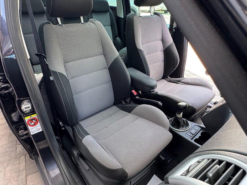 Škoda Roomster (2009) 1.4 16V - fotka 17 z 42