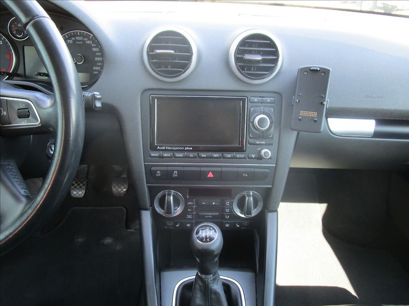 Audi A3 Sportback 1.6TDi  aut. klima, - fotka 9 z 37