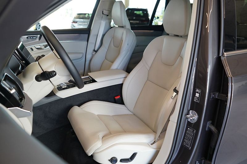 Volvo XC90 B5 PLUS Bright Vzduch, 360° - fotka 19 z 50
