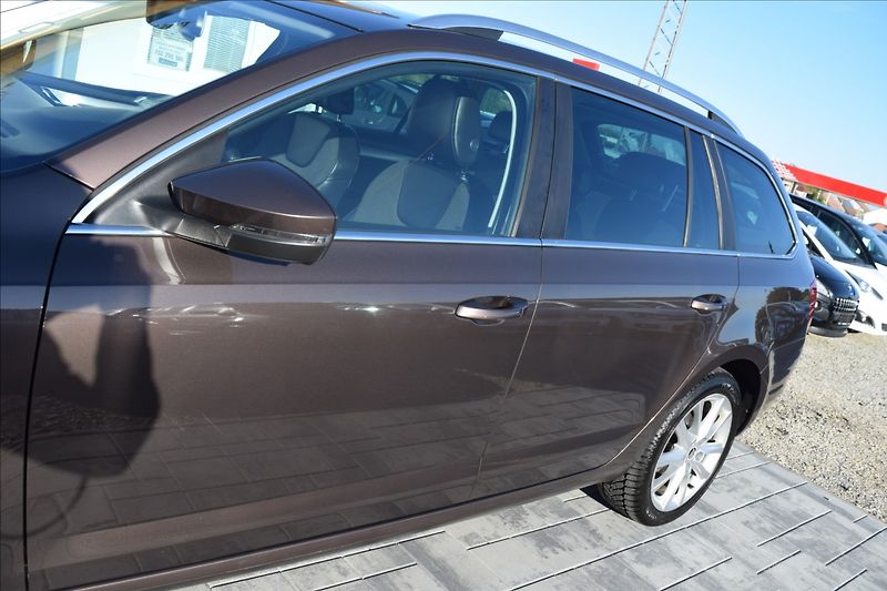 Škoda Octavia 1,6 TDI 77KW ALU KLIMA NAVI - fotka 8 z 48