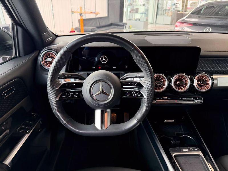 Mercedes-Benz EQB 300 4M 360 Burmester Distronic - fotka 10 z 15