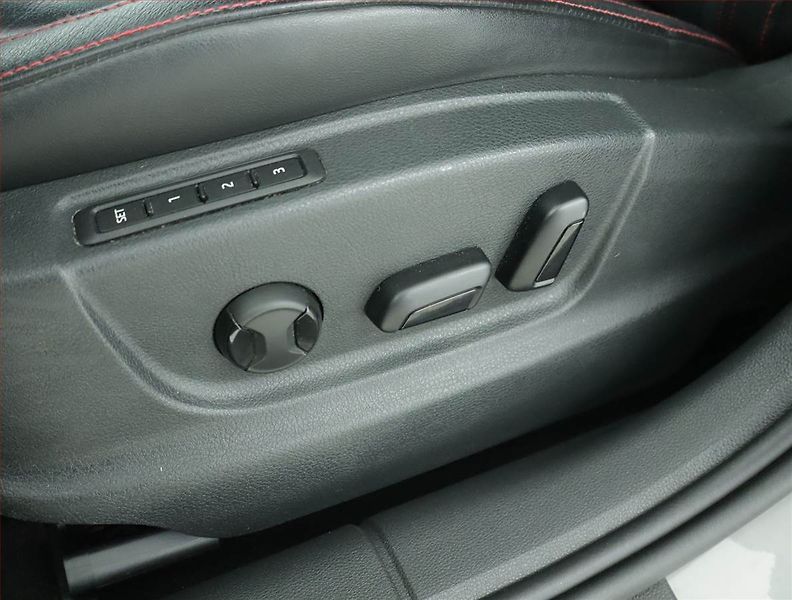 Škoda Octavia (2015) RS 2.0 TSI, Automat - fotka 16 z 19