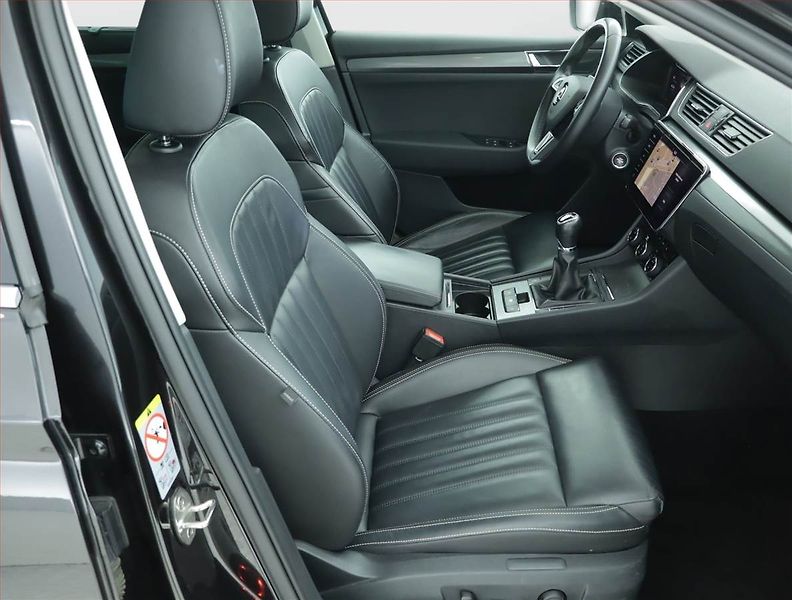 Škoda Superb (2019) 1.5 TSI - fotka 9 z 19