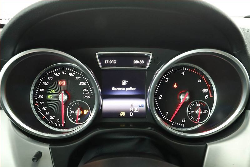 Mercedes-Benz GLE (2016) AMG line 350 d 4MATIC - fotka 9 z 20