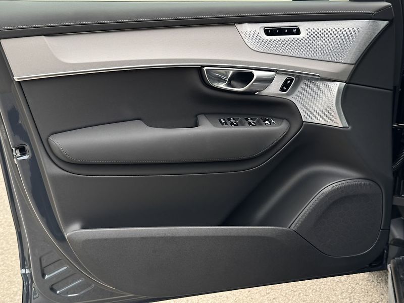 Volvo XC90 (2026) ULTRA,BLACK EDITION T8, VZDUCH - fotka 8 z 26