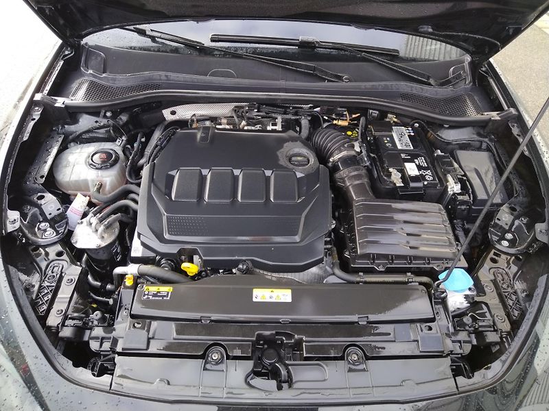 Seat Leon 2.0 TDi DSG 7st. FR-Line - fotka 29 z 29